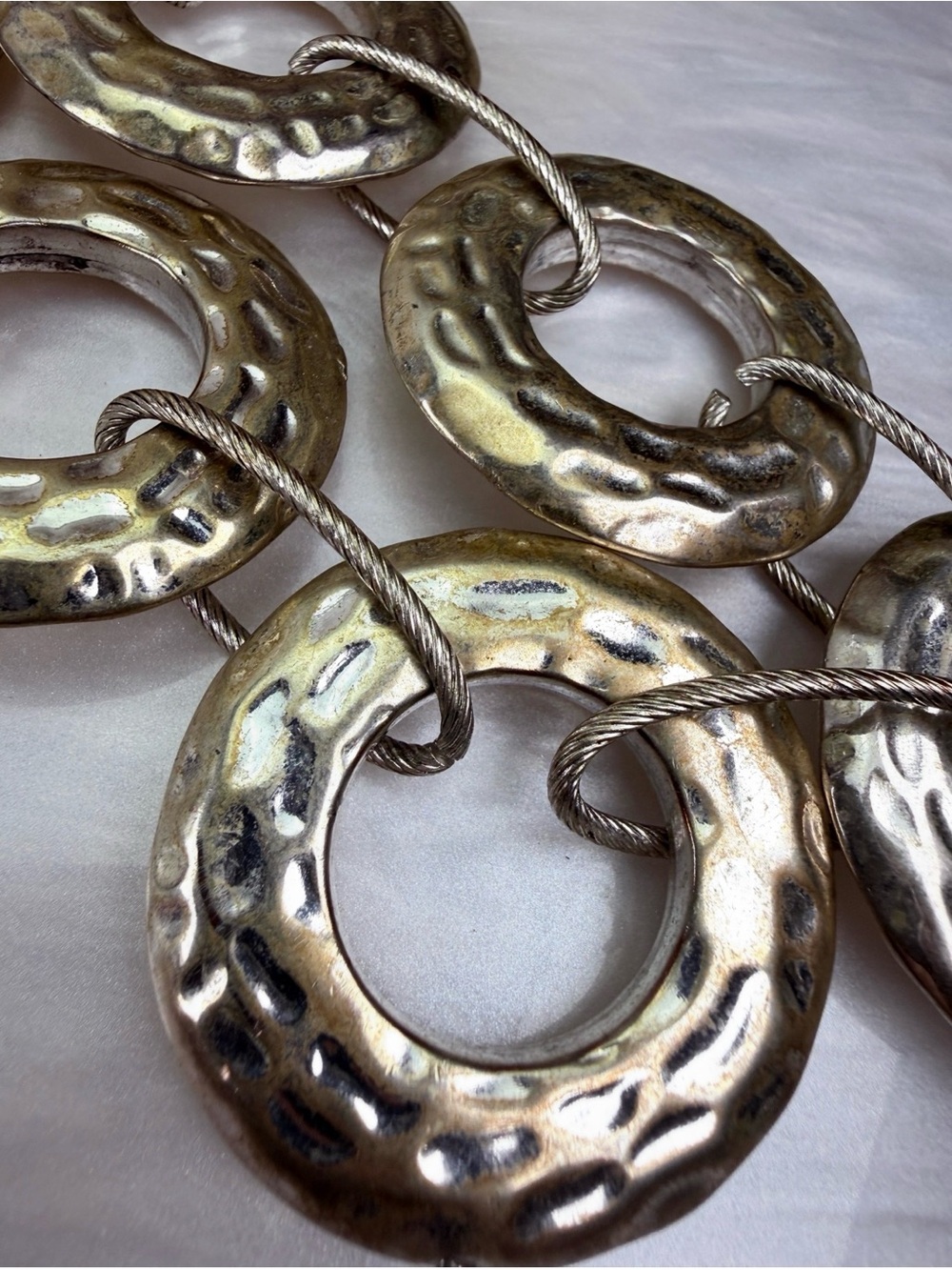 Vintage Silver Tone Hammered Circle Link Statement Necklace - Picture 7 of 8